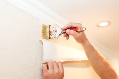 Pose de papier peint à Cavarc — revêtements muraux et toiles de verre